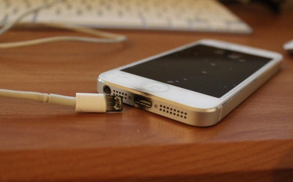 Memastikan Charger yang Digunakan Tepat Memastikan Charger yang Digunakan Tepat