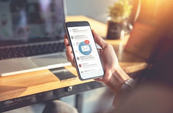 Email dan Draft yang Menumpuk Email dan Draft yang Menumpuk