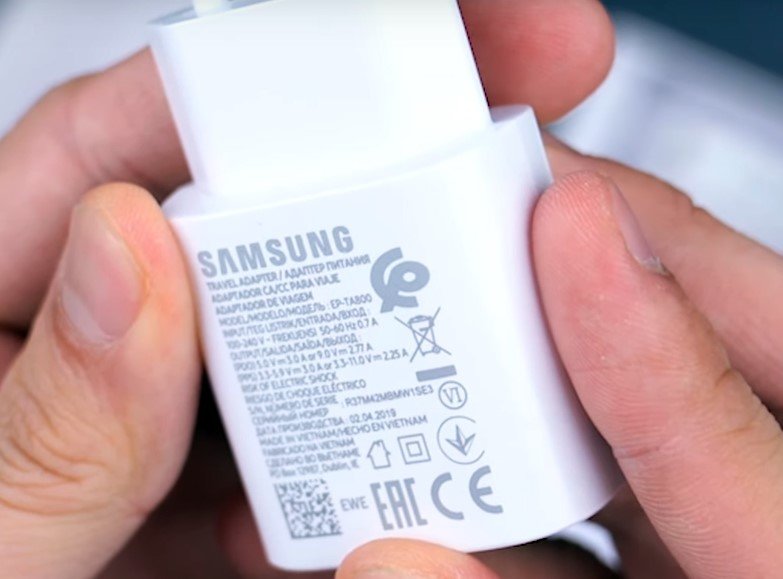 Menggunakan Charger Original Menggunakan Charger Original